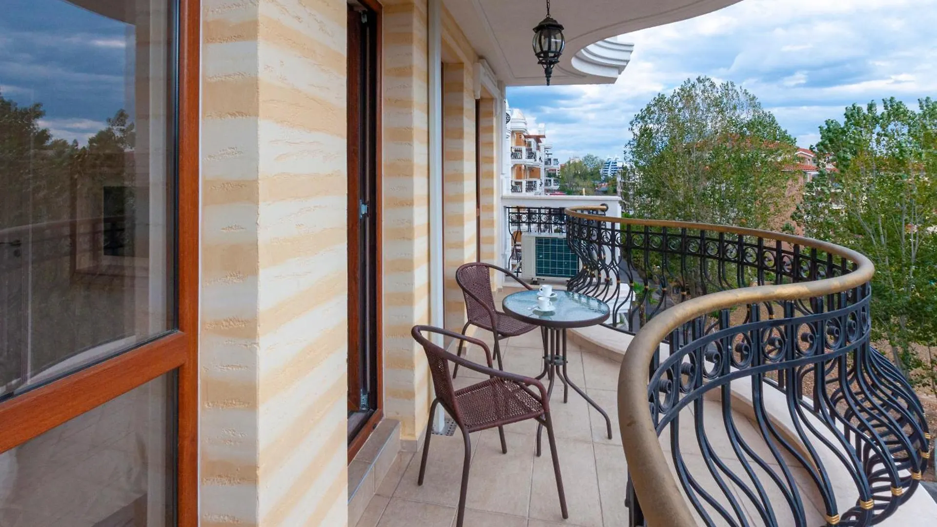 Aparthotel Harmony Suites Grand Resort Slantschew brjag