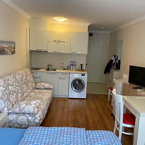 Marvel Deluxe Sunny Beach